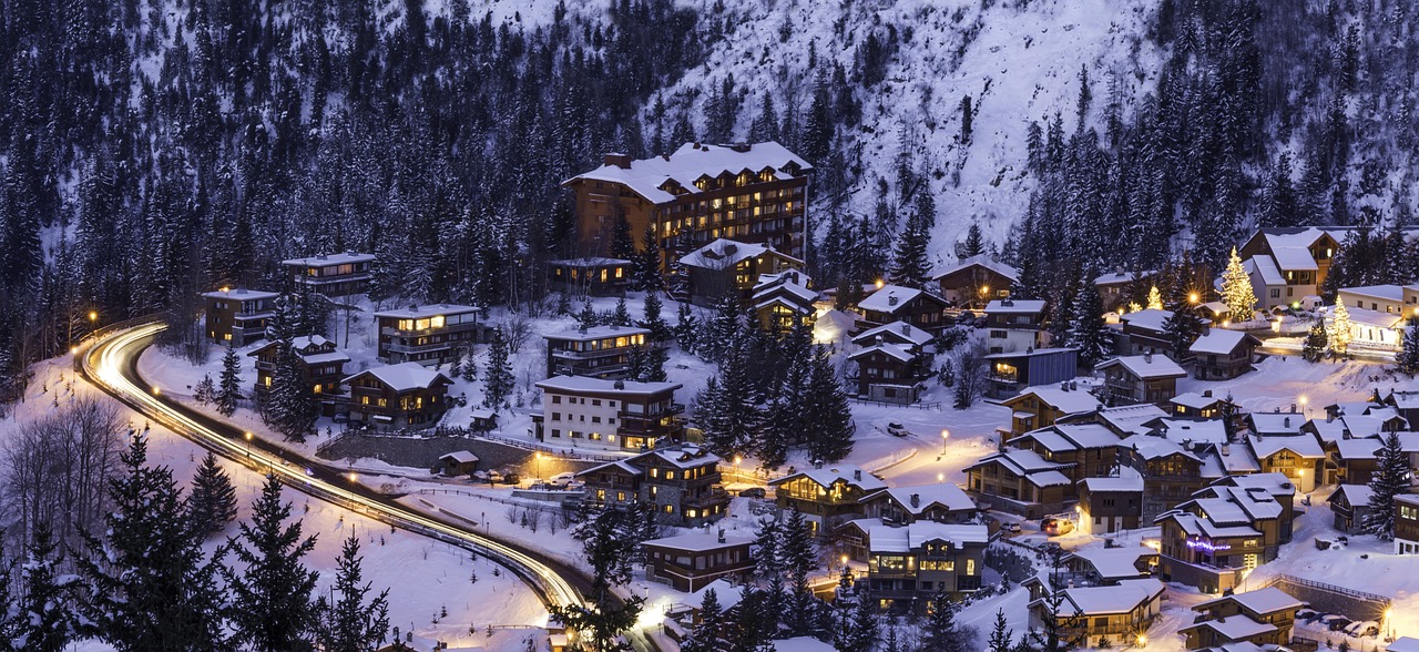 Travel-Ski Resorts-Lodging-Winter Lodging-Vacation